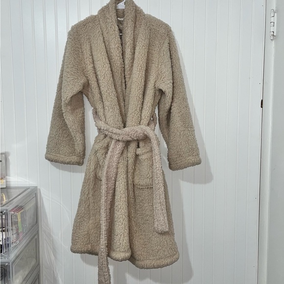 Pottery Barn Other - Pottery Barn Sherpa beige Robe - medium